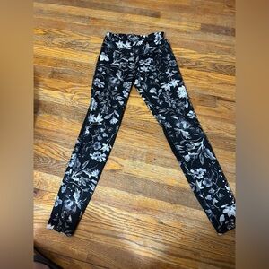 Old Navy Black and White Floral Leggings